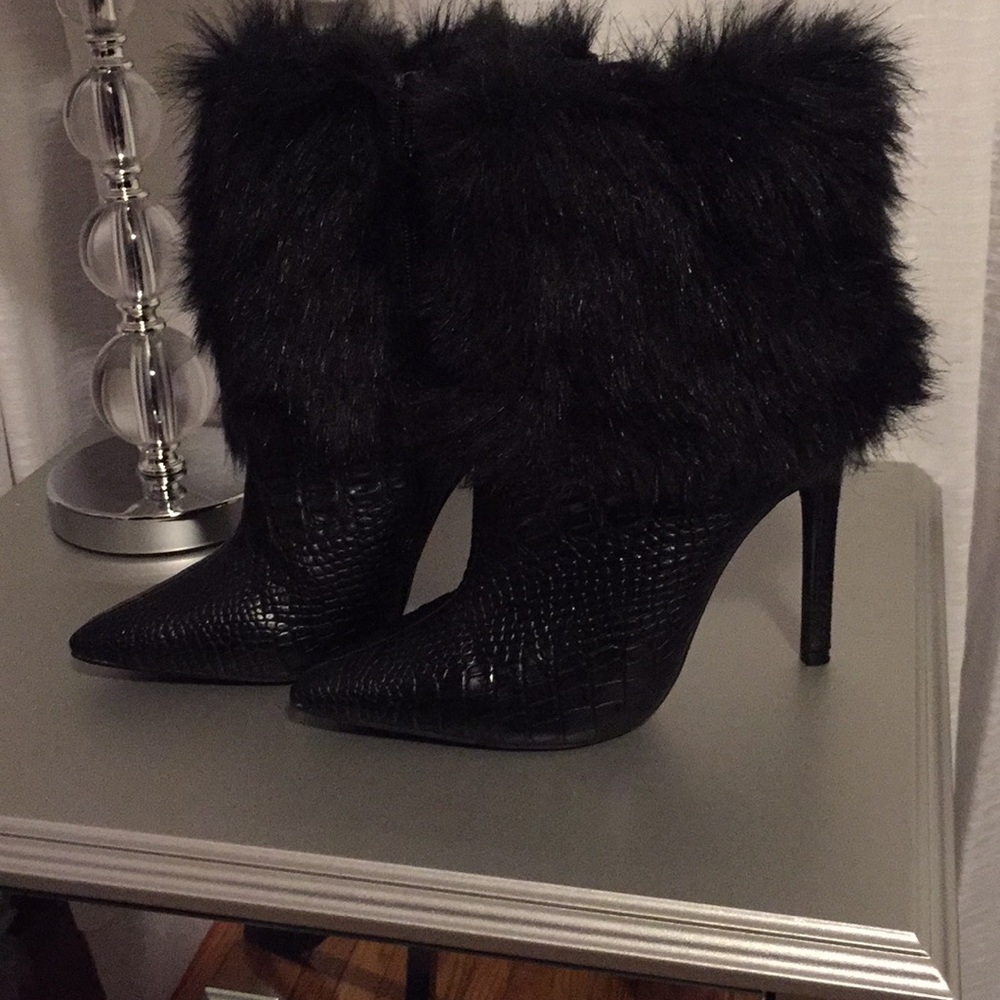 Gorgeous black faux snakeskin boots